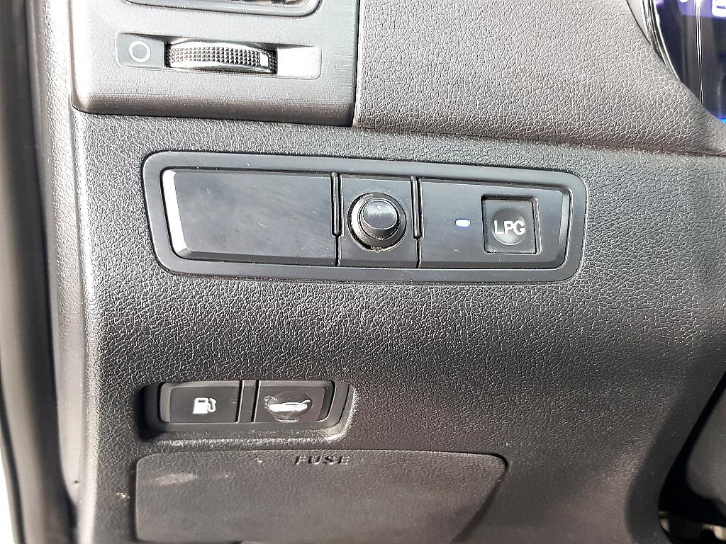 HYUNDAI Sonata - Vista 11