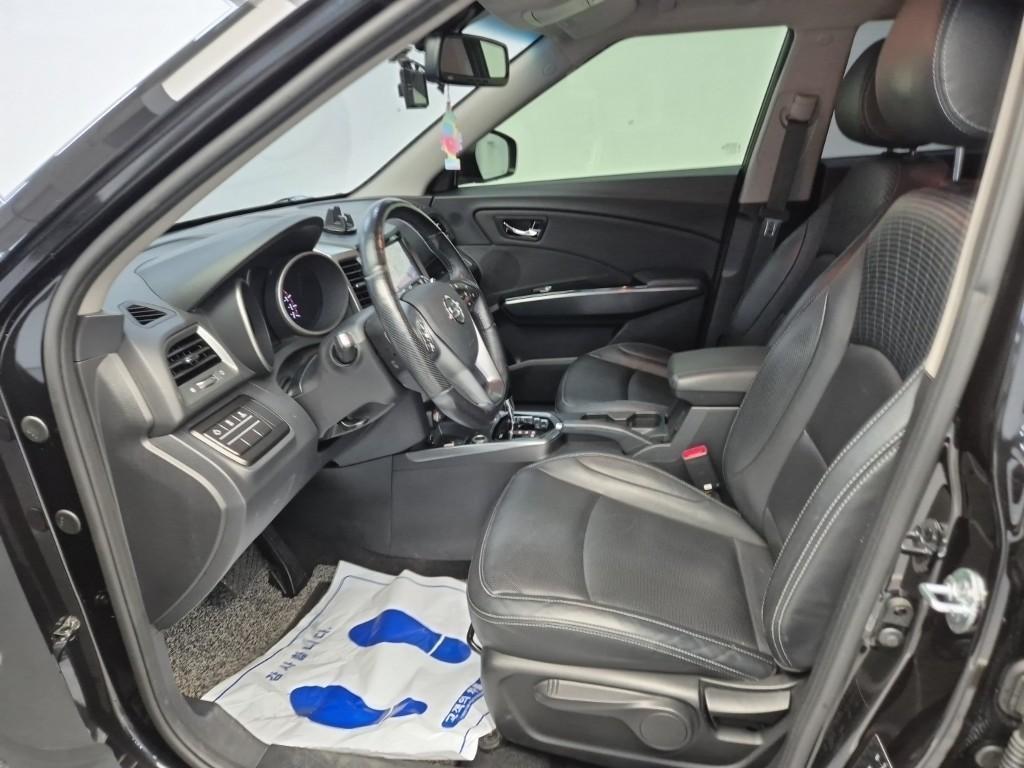 Ssangyong Tivoli - Vista 11