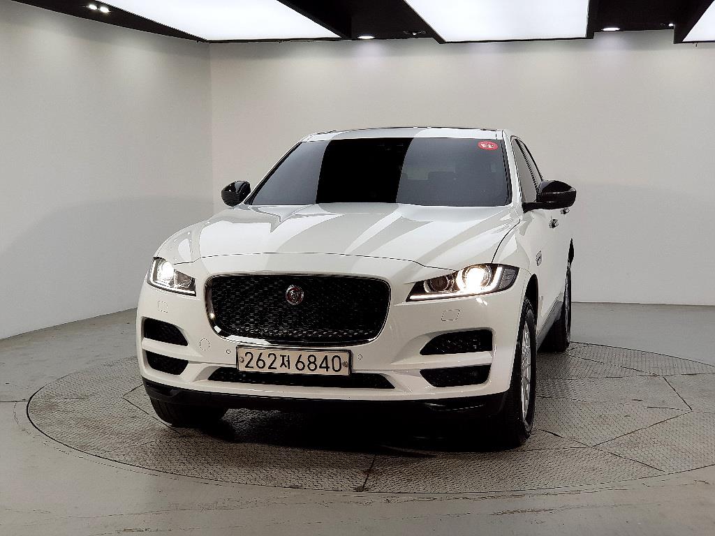 Jaguar F-PACE - Vista 2