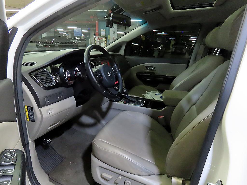 KIA Carnival - Vista 6