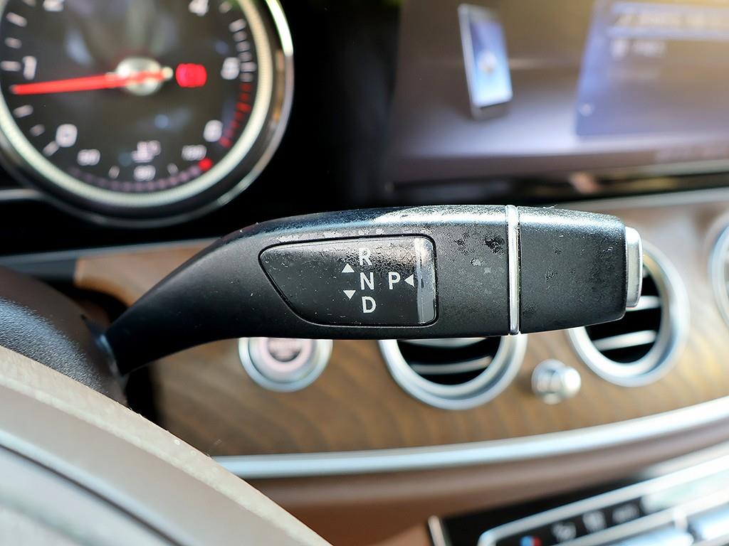 Mercedes Benz E class 2017 the color of pearl - Importación desde Corea - HF Imports Iquique - Foto 7