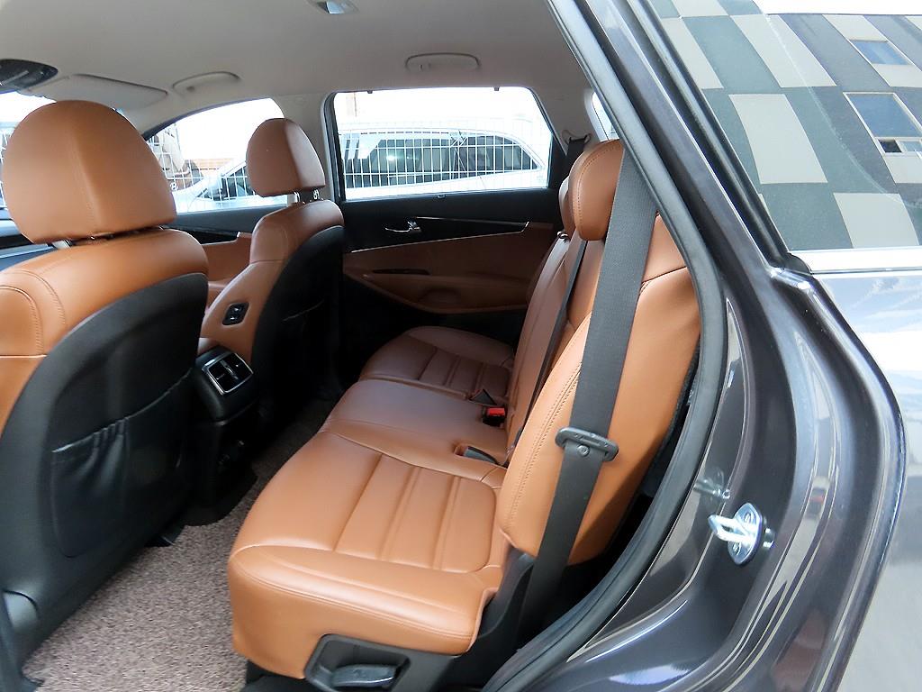 KIA Sorento - Vista 6