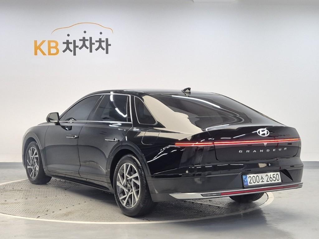 HYUNDAI Grandeur - Vista 2