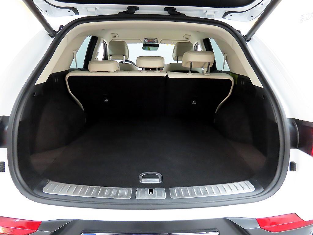 Genesis GV70 2025 Blanco - Importación desde Corea - HF Imports Iquique - Foto 17