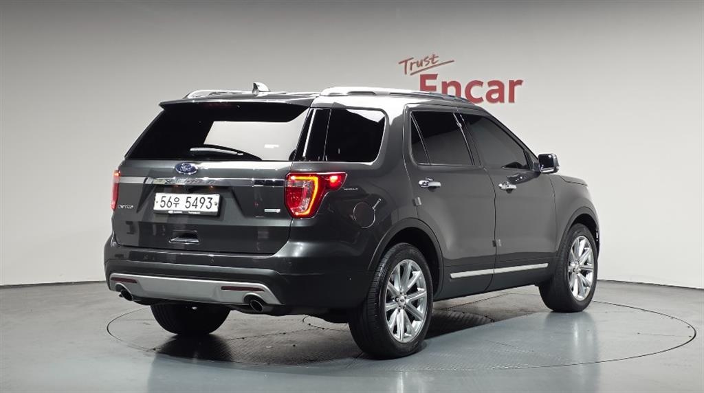 Ford Explorer - Vista 2