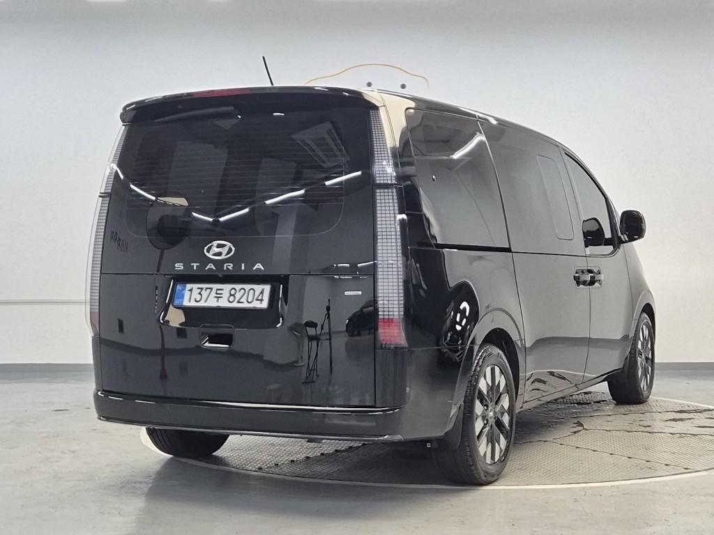 HYUNDAI Staria - Vista 3