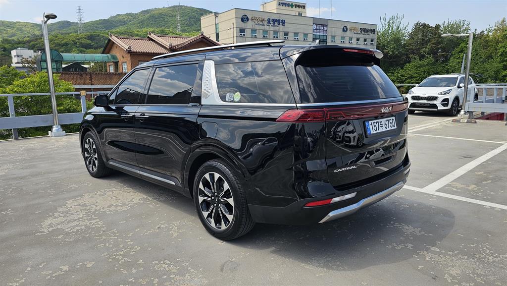 KIA Carnival - Vista 3