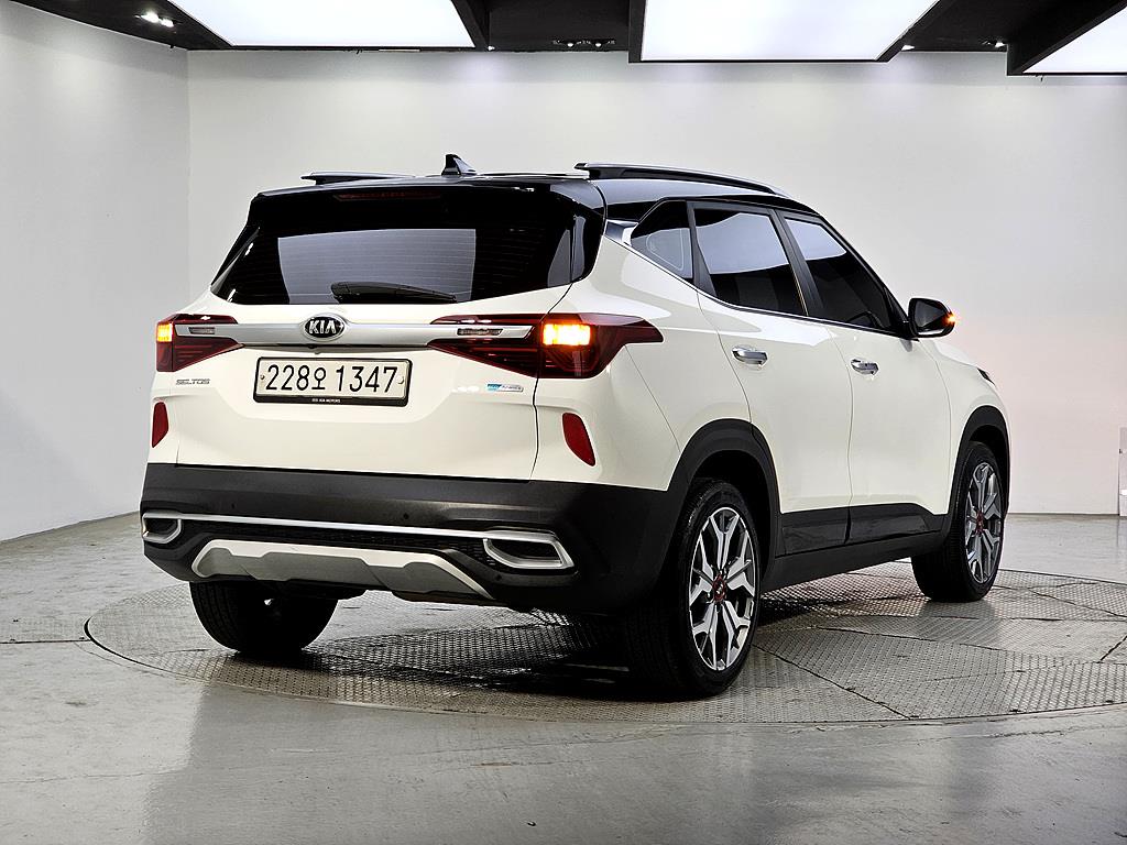 KIA Seltos - Vista 4