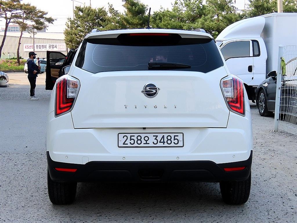 Ssangyong Tivoli - Vista 4