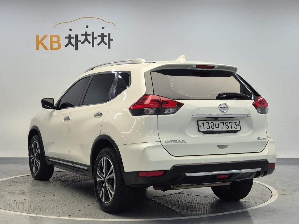 Nissan Extrail - Vista 2
