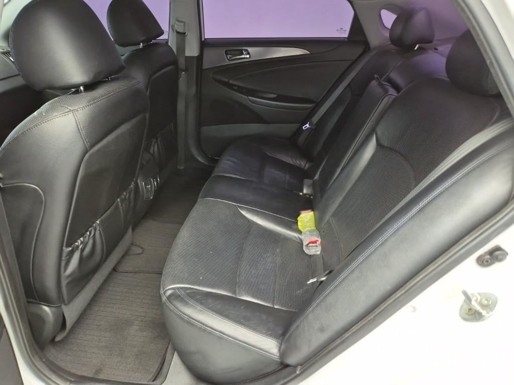 HYUNDAI Sonata - Vista 12