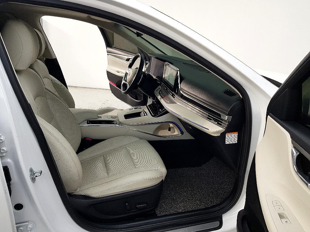 HYUNDAI Grandeur - Vista 12