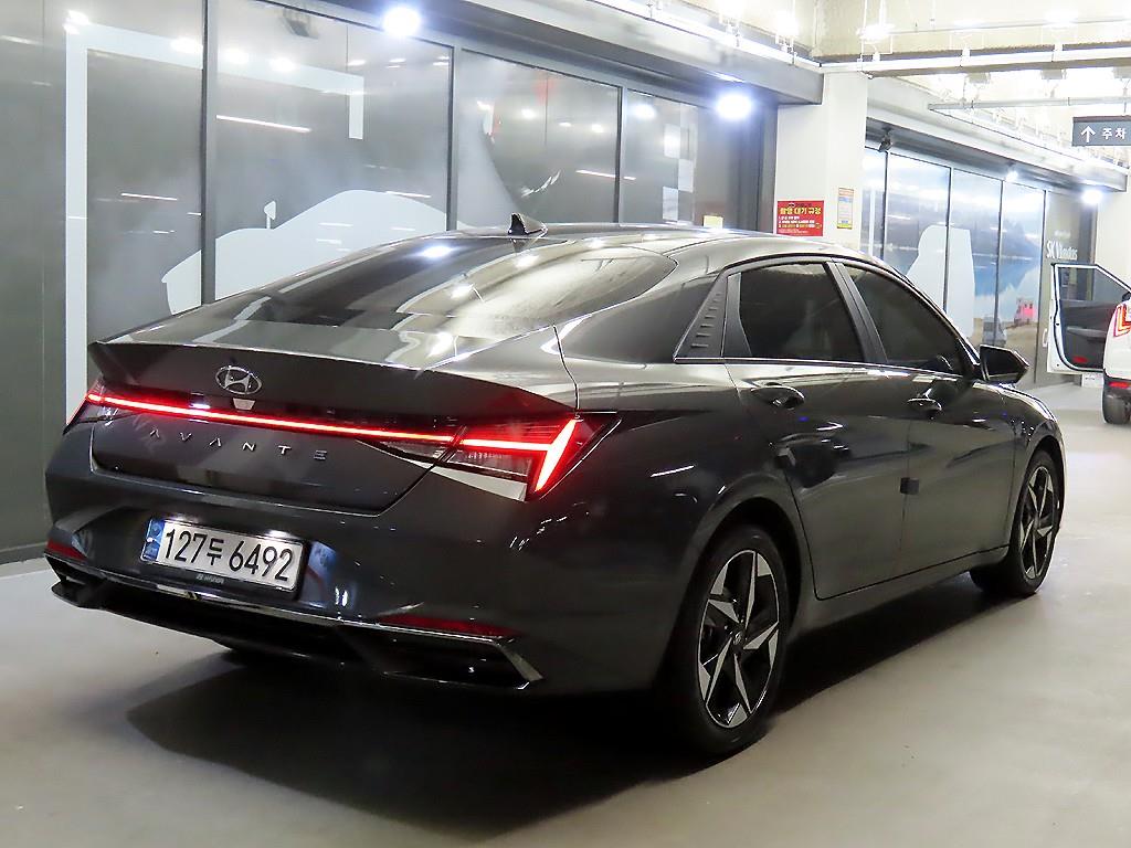 HYUNDAI Avante - Vista 4