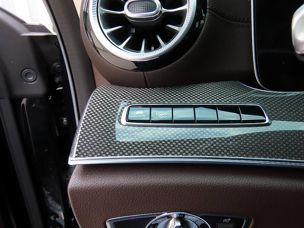 Mercedes Benz CLS Class - Vista 12