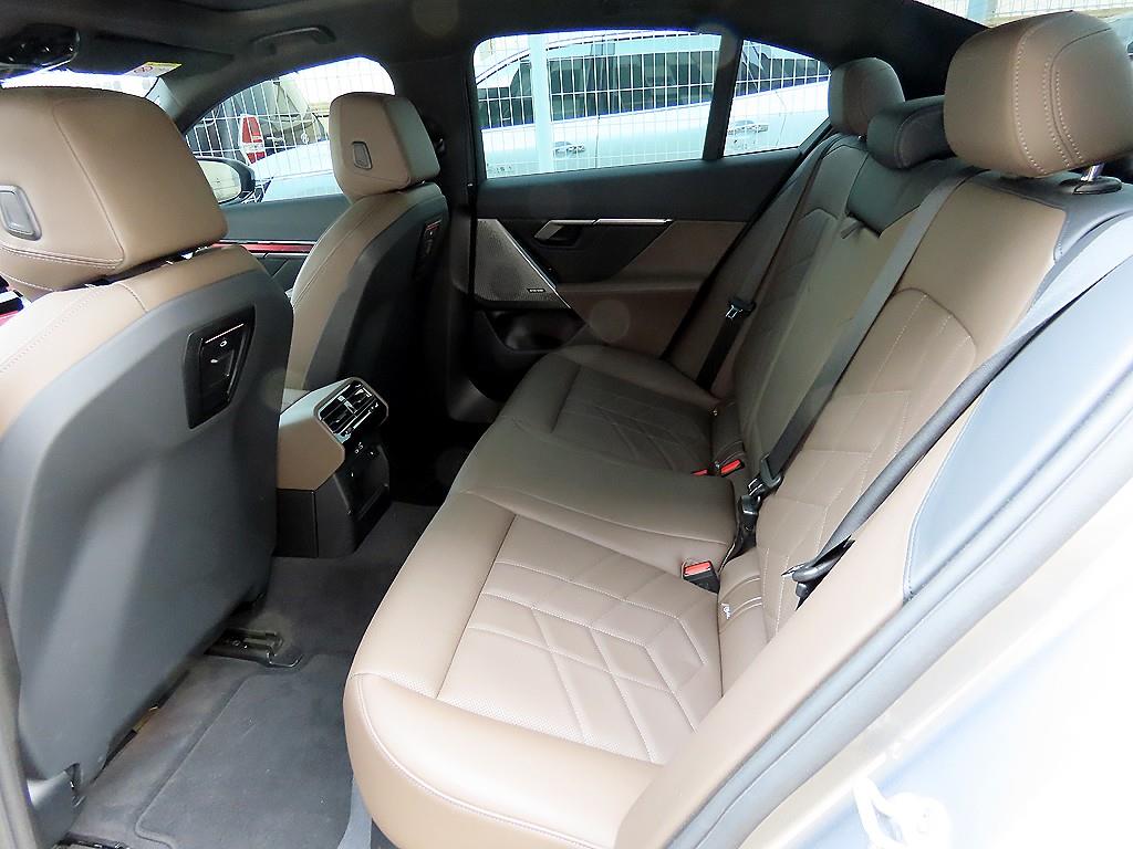 BMW 5 Series - Vista 6