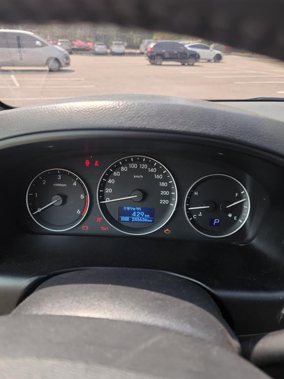 HYUNDAI Starex - Vista 3