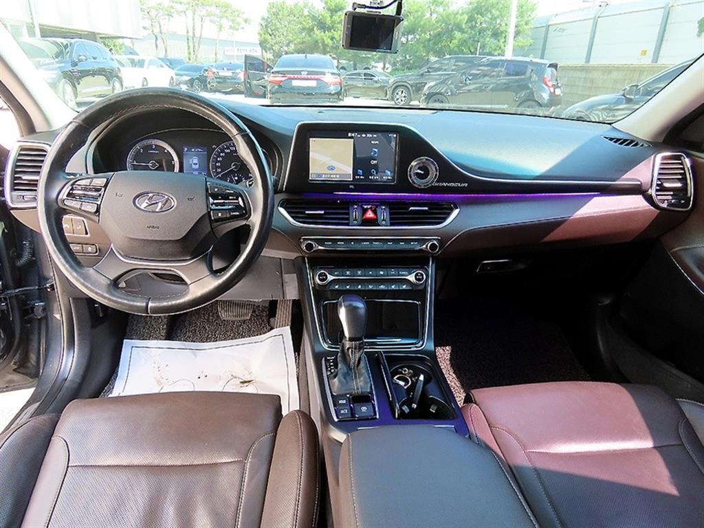 HYUNDAI Grandeur - Vista 7