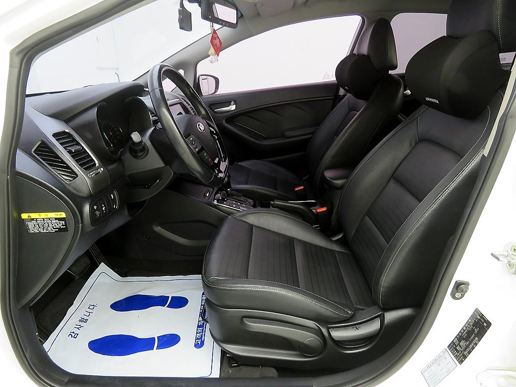 KIA K3 - Vista 5