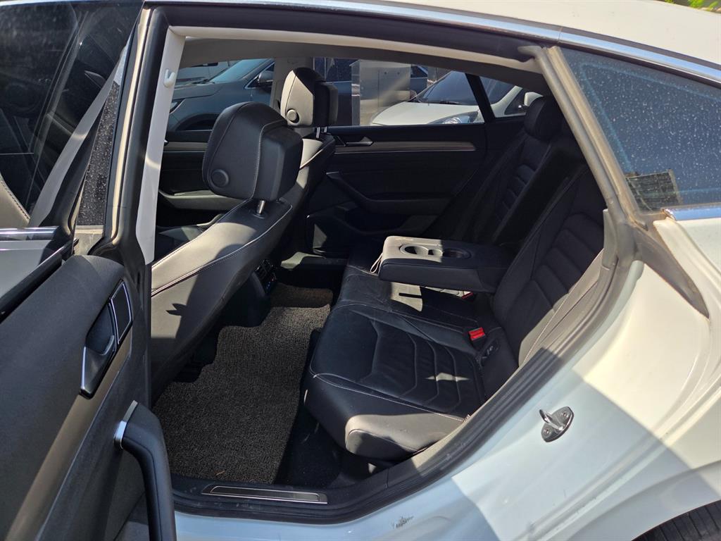 Volkswagen Arteon - Vista 7
