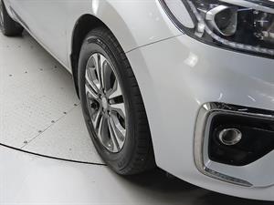 KIA Carnival - Vista 10