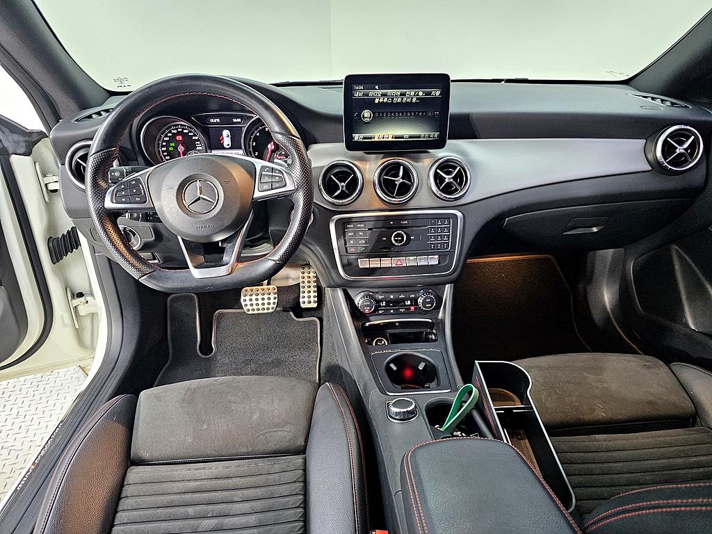 Mercedes Benz CLA Class - Vista 5