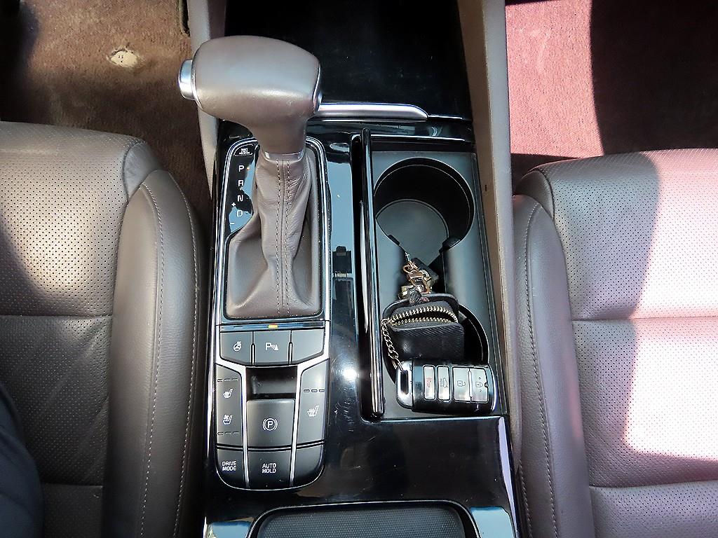 KIA K7 - Vista 10