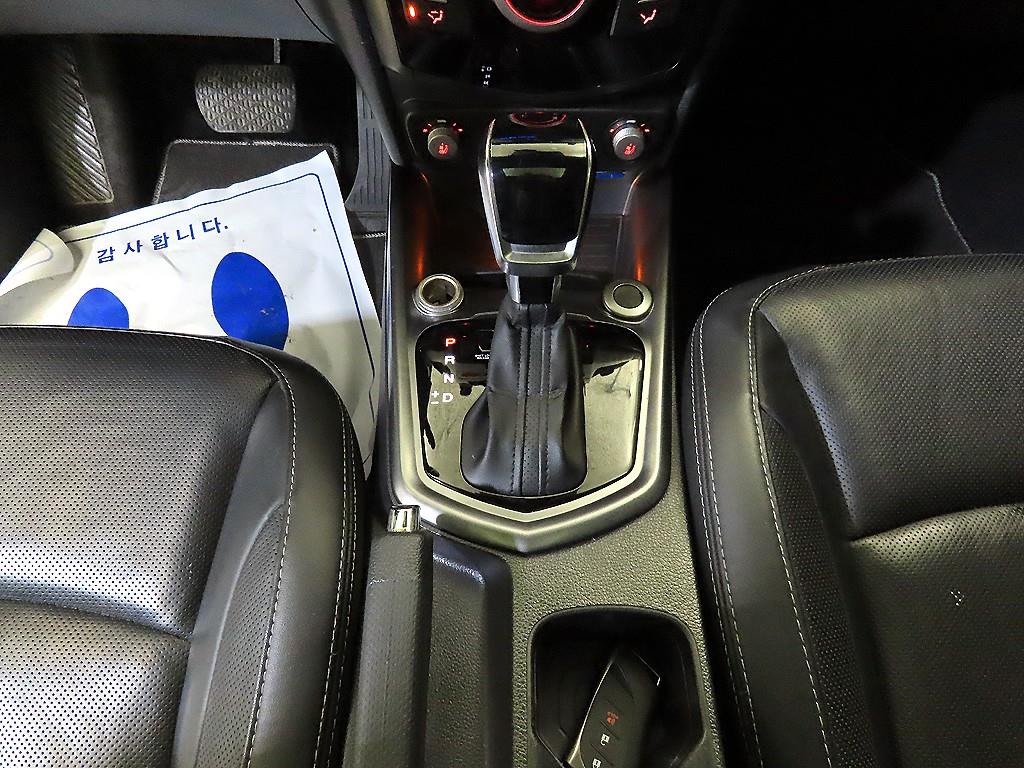 Ssangyong Tivoli - Vista 12
