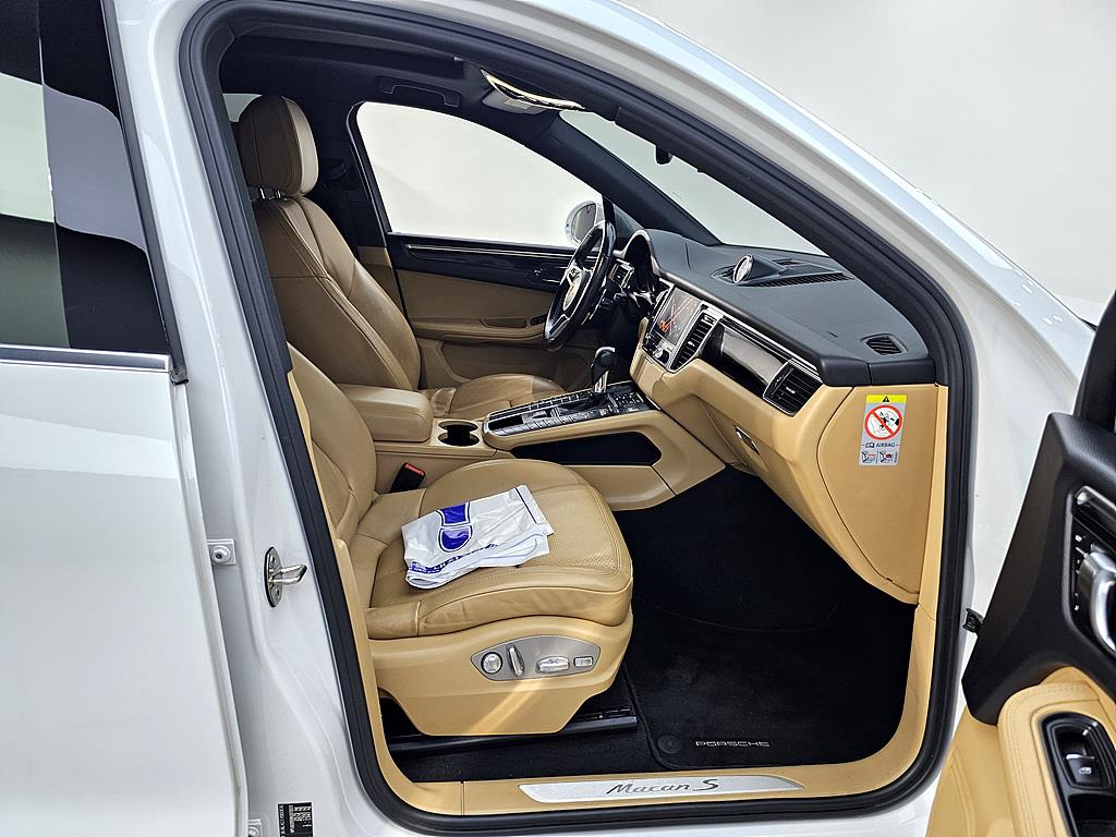 Porsche Macan - Vista 11