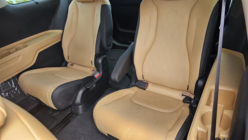 KIA Carnival - Vista 9