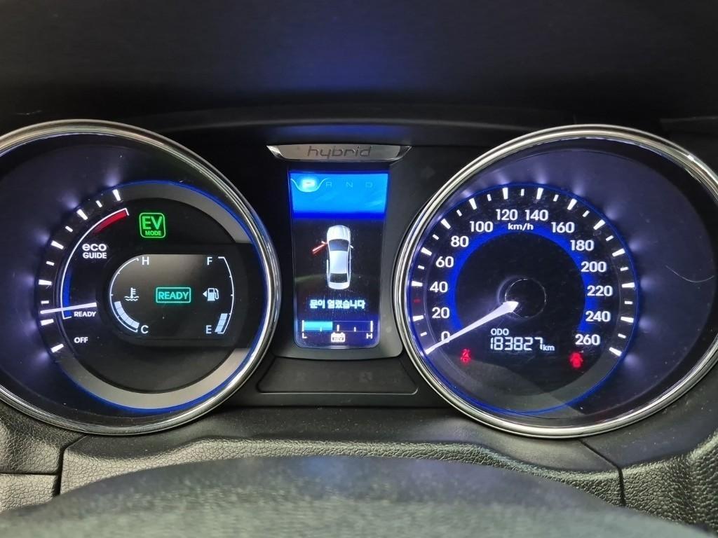 HYUNDAI Sonata - Vista 6