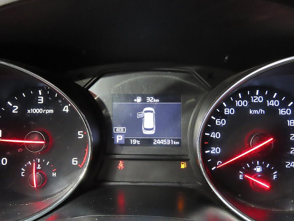 KIA Carnival - Vista 11