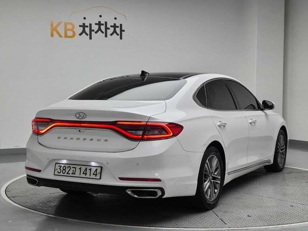 HYUNDAI Grandeur - Vista 3
