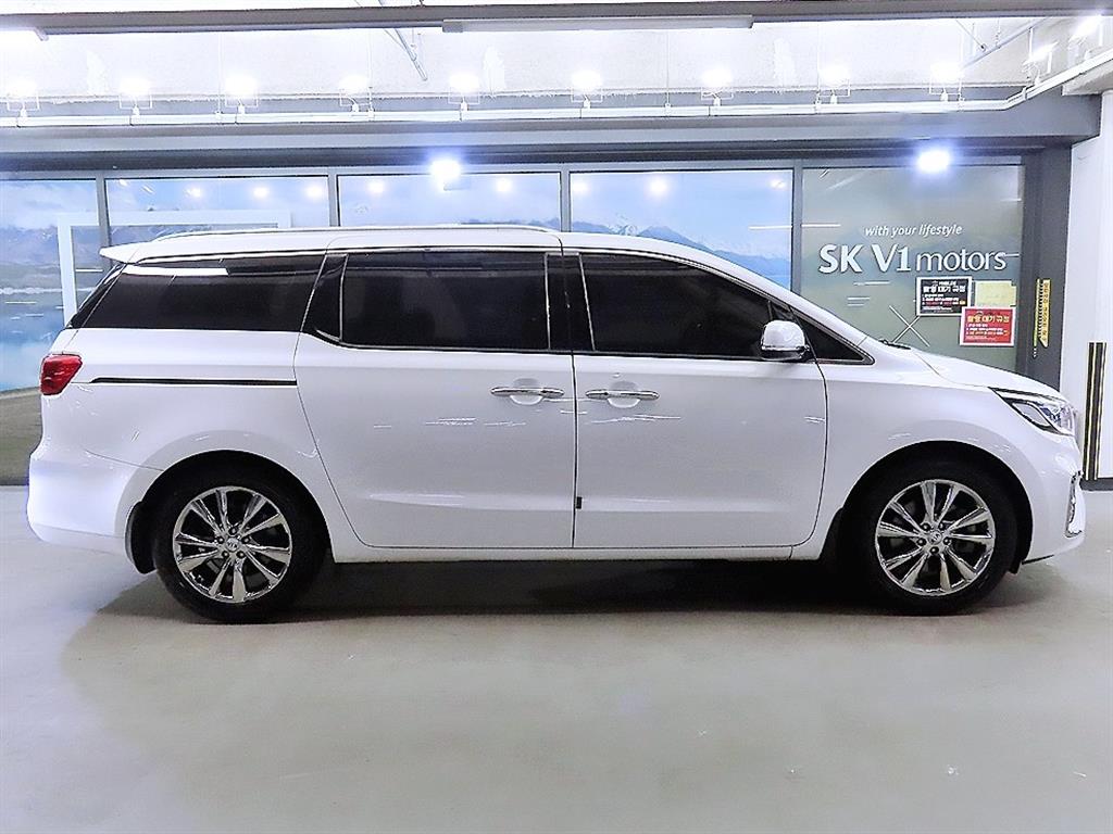 KIA Carnival - Vista 3