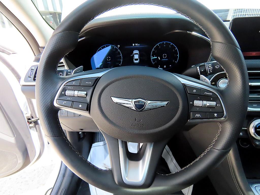 Genesis G70 - Vista 8