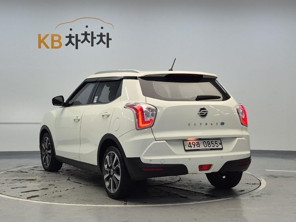 Ssangyong Tivoli - Vista 2
