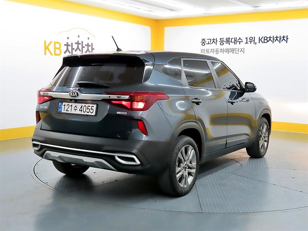 KIA Seltos - Vista 4