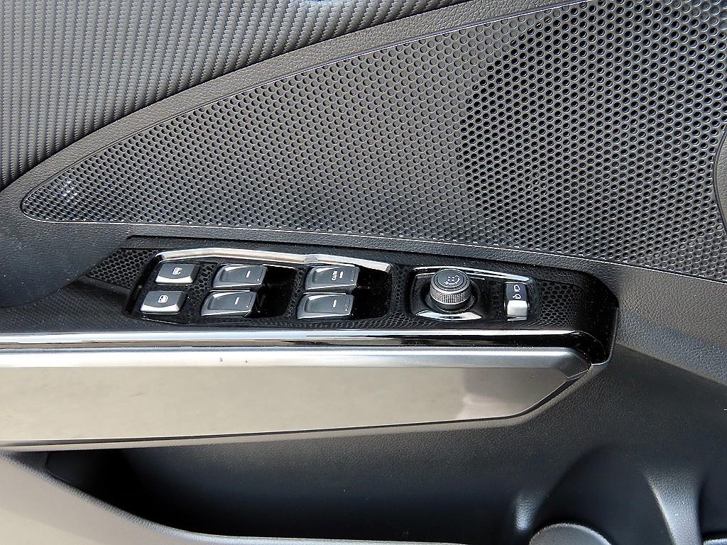 Ssangyong Tivoli - Vista 11