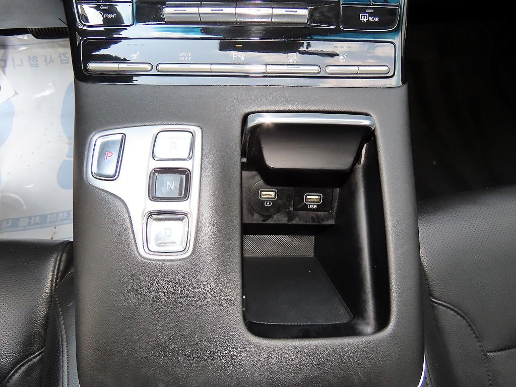 HYUNDAI Grandeur - Vista 10