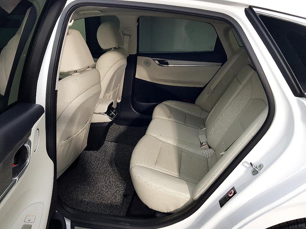 HYUNDAI Grandeur - Vista 9