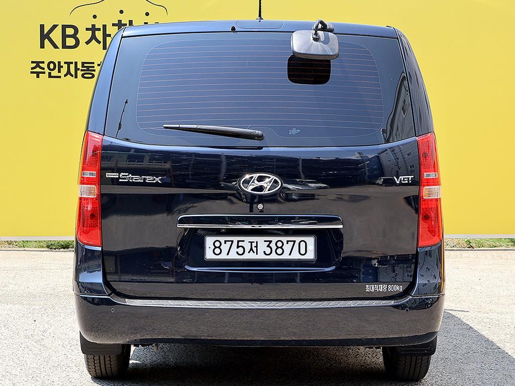 HYUNDAI Starex - Vista 5