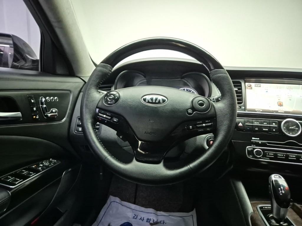 KIA K9 - Vista 10
