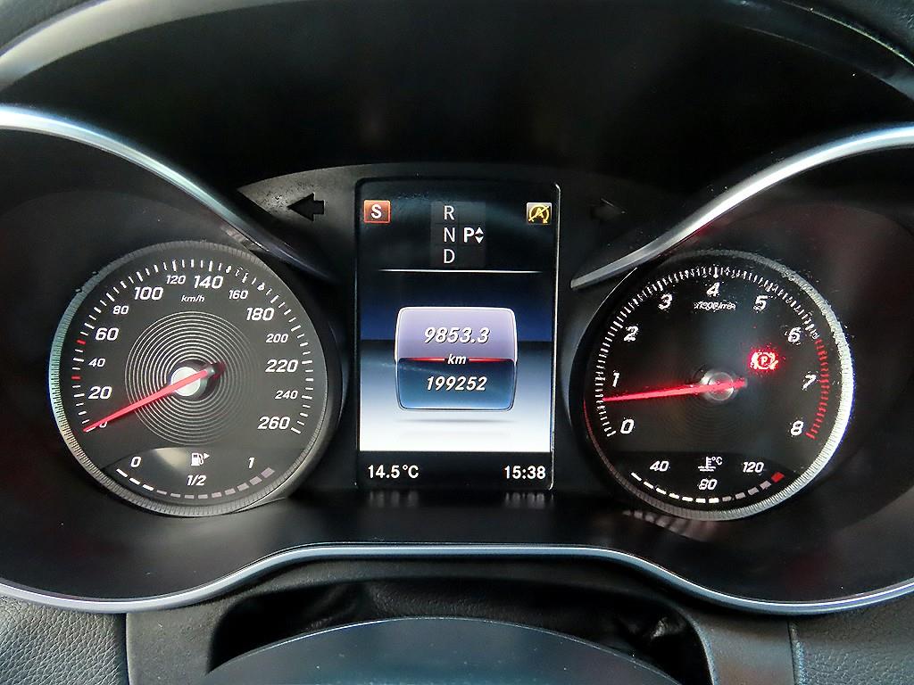 Mercedes Benz C Class - Vista 9