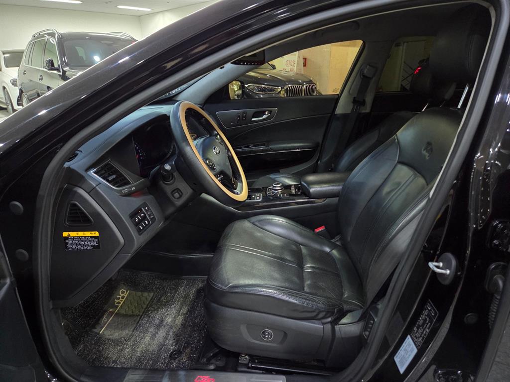 KIA K9 - Vista 6