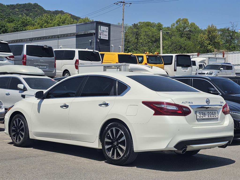 Nissan Altima 2018 Blanco - Importación desde Corea - HF Imports Iquique - Foto 20