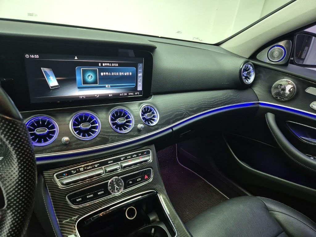 Mercedes Benz E class - Vista 10