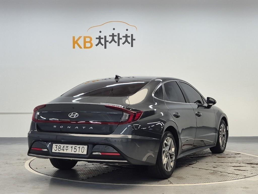 HYUNDAI Sonata - Vista 4