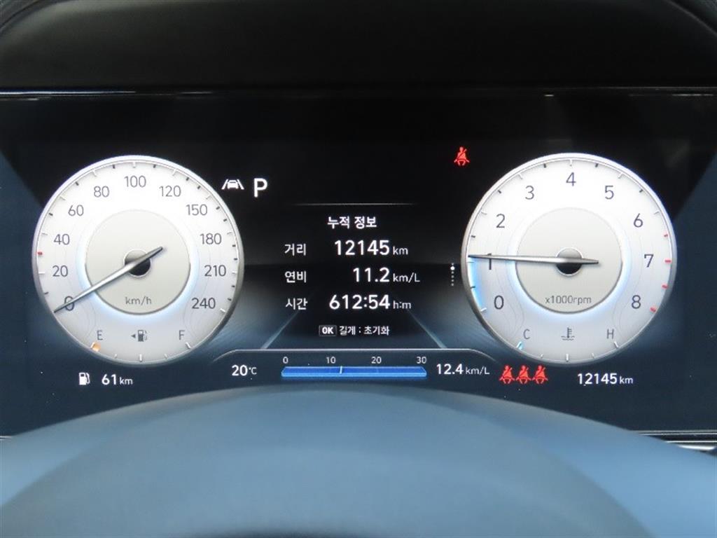 HYUNDAI Avante - Vista 9