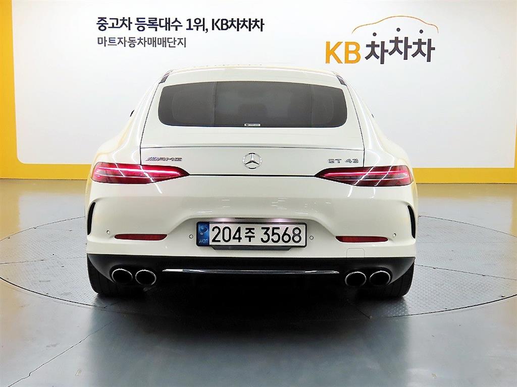 Mercedes Benz AMG GT - Vista 3