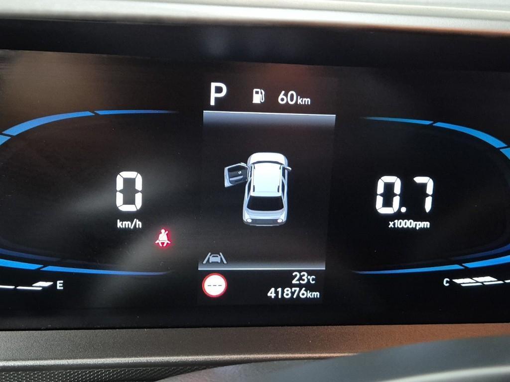HYUNDAI Casper - Vista 6