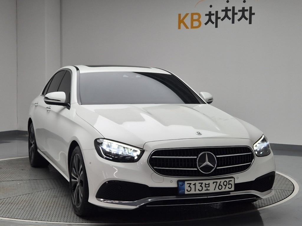 Mercedes Benz E class - Vista 4